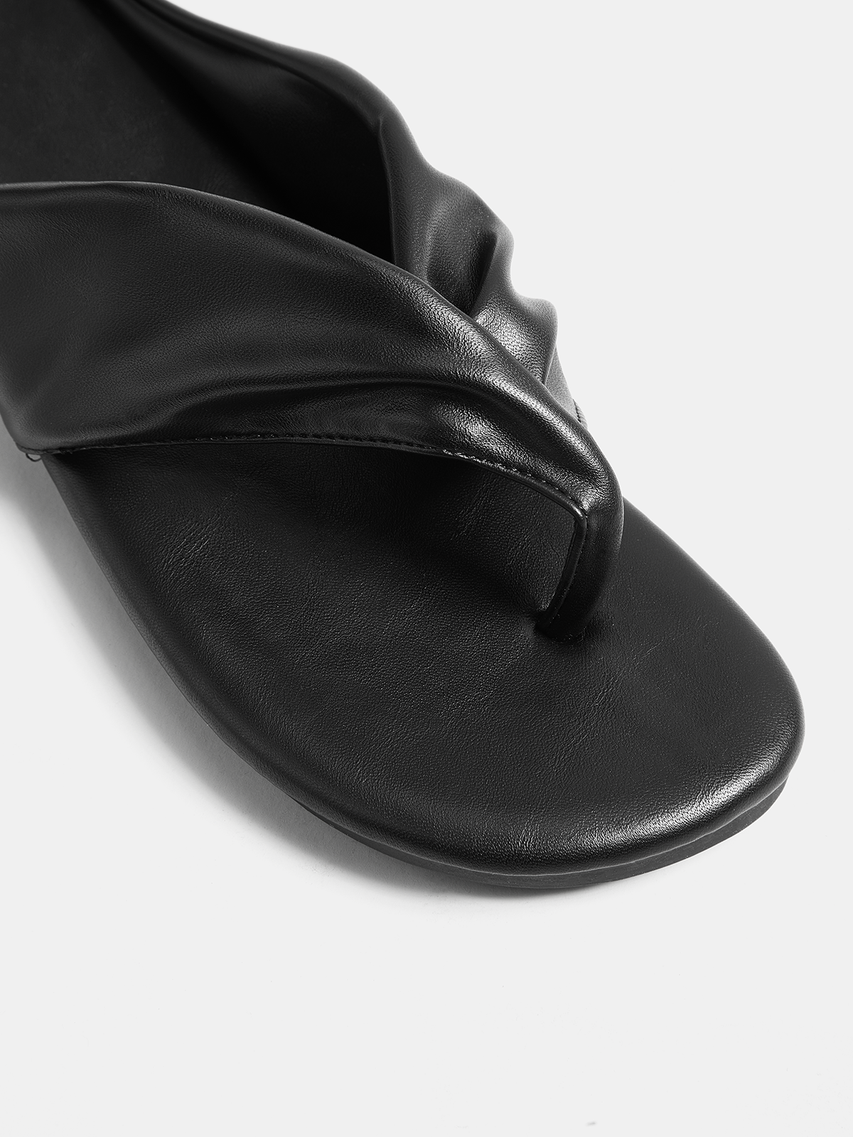 Faux Leather Twisted Thong Sandals