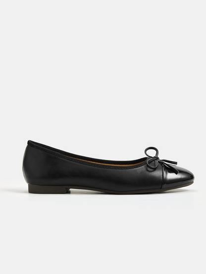 Bow Detail Cap Toe Leather Ballet Flats